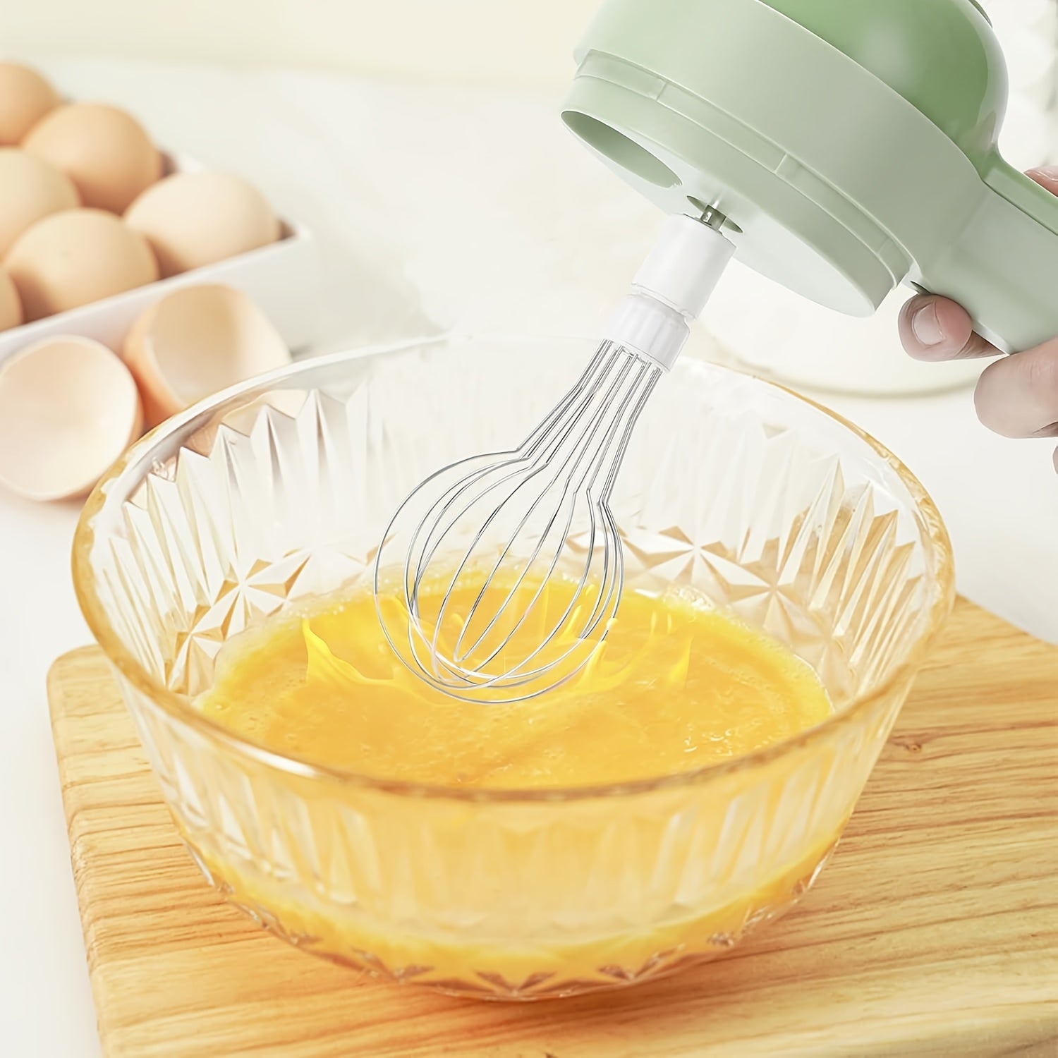 Multi-Functional Portable Wireless Vegetable Processor Electric 4-in-1 Vegetable Cutter Set, Easy to Charge, for Garlic, Chili, Celery, Meat, with Cleaning Brush, with Egg And Cream Whisk.